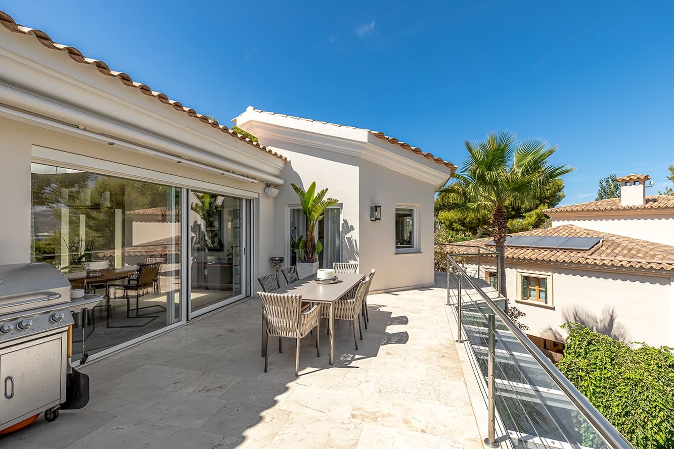 4 bedroom Villa for sale in Santa Ponsa with pool - € 3,950,000 (Ref: 7080830)