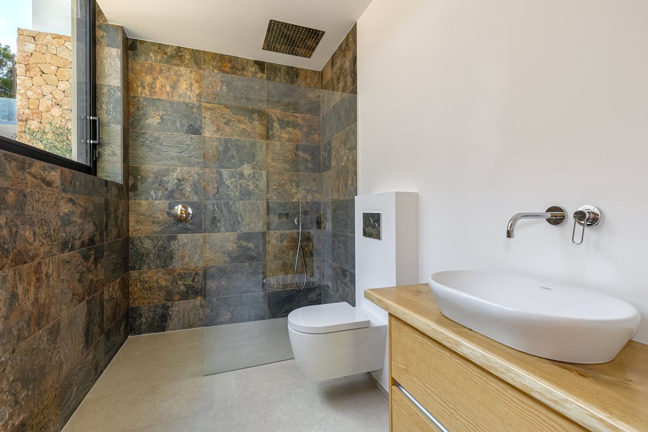 5 bedroom Villa for sale in Santa Ponsa with pool - € 2,900,000 (Ref: 7372496)