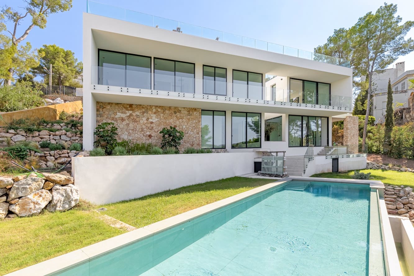 5 bedroom Villa for sale in Santa Ponsa with pool - € 2,900,000 (Ref: 7372496)