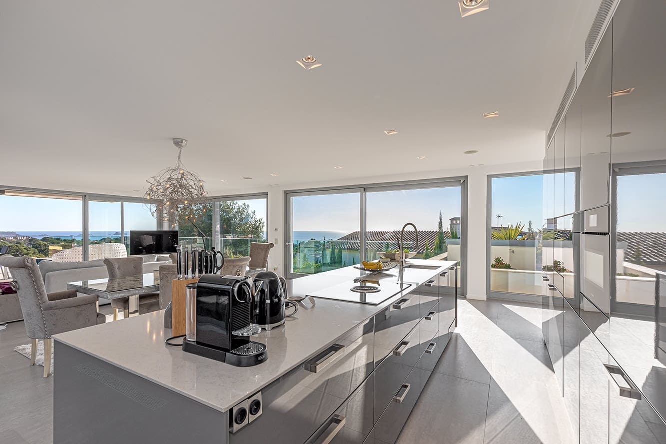 6 bedroom Villa for sale in Santa Ponsa with pool - € 7,200,000 (Ref: 7388449)