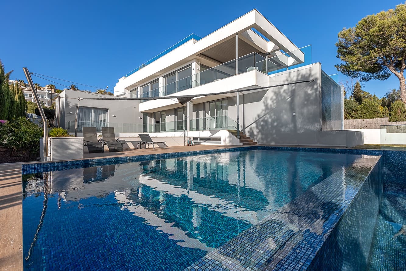 6 bedroom Villa for sale in Santa Ponsa with pool - € 7,200,000 (Ref: 7388449)