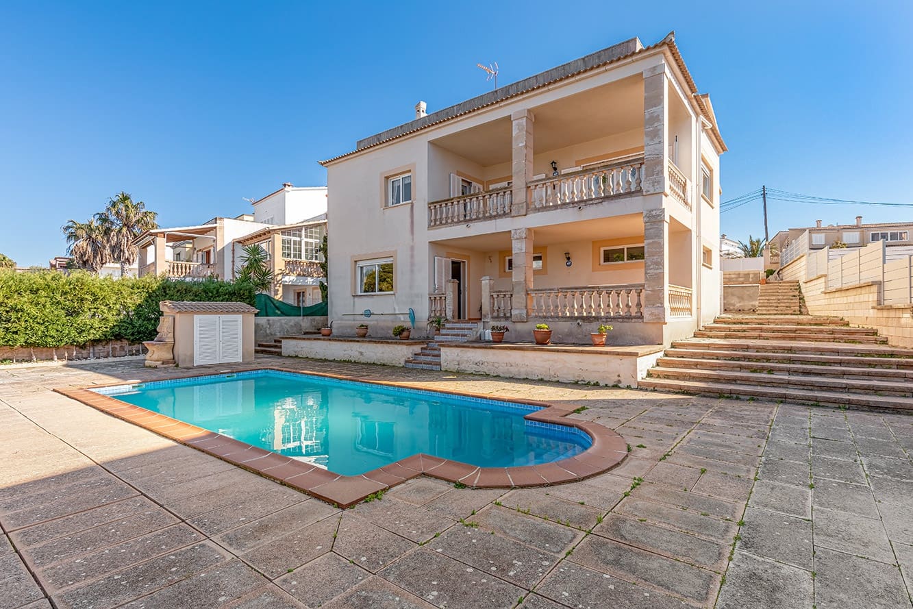 3 bedroom Villa for sale in Llucmajor with pool - € 1,450,000 (Ref: 7431810)