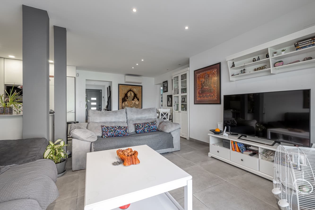 3 bedroom Apartment for sale in Portixol with pool - € 760,000 (Ref: 7459898)