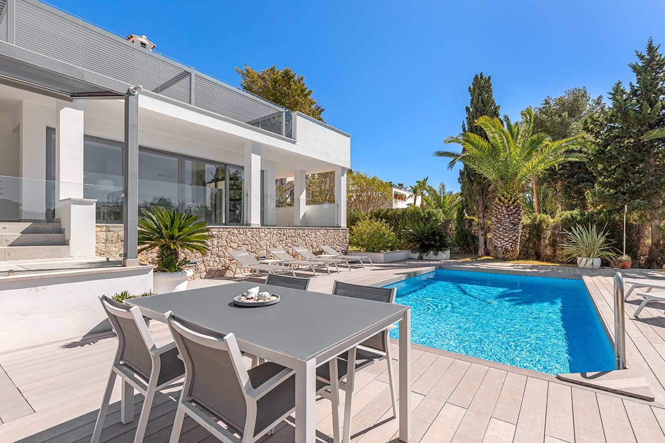 5 bedroom Villa for sale in Santa Ponsa with pool garage - € 3,290,000 (Ref: 7463011)