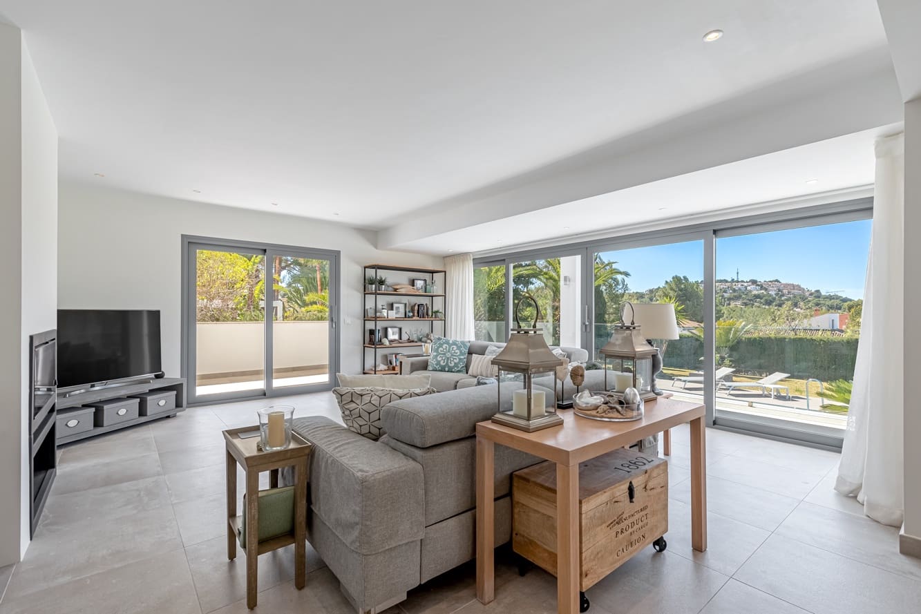 5 bedroom Villa for sale in Santa Ponsa with pool garage - € 3,290,000 (Ref: 7463011)