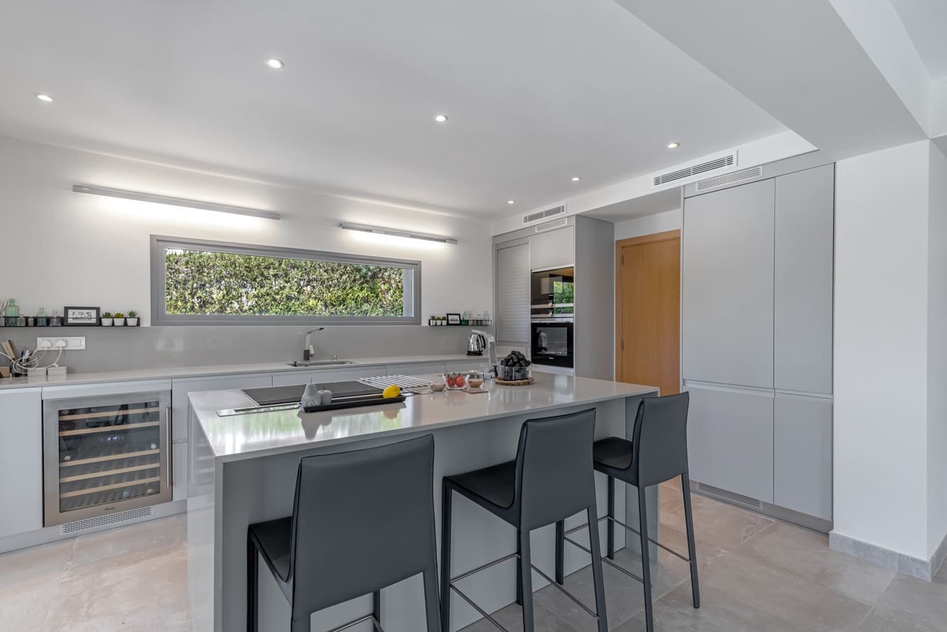 5 bedroom Villa for sale in Santa Ponsa with pool garage - € 3,290,000 (Ref: 7463011)