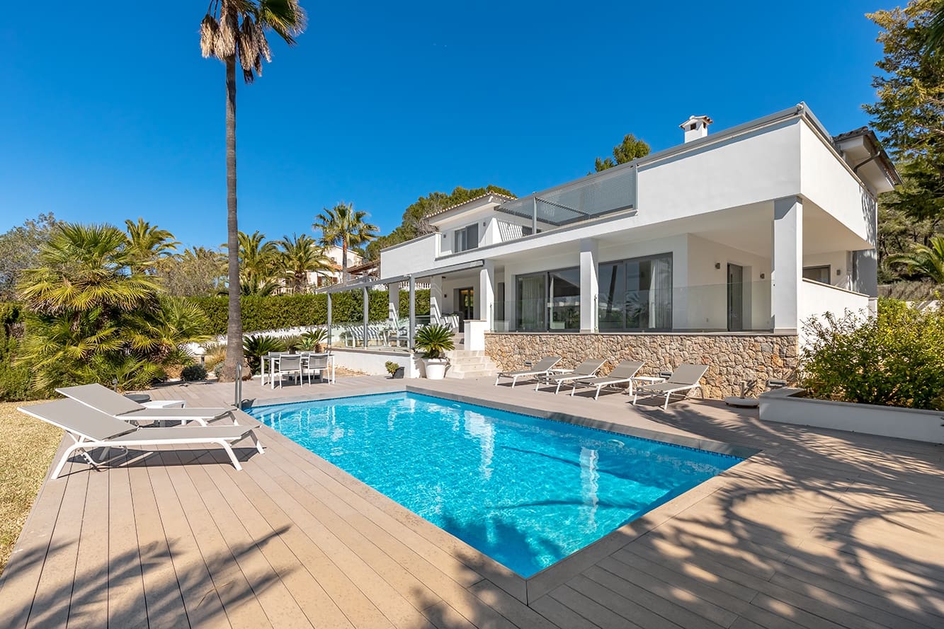 5 bedroom Villa for sale in Santa Ponsa with pool garage - € 3,290,000 (Ref: 7463011)