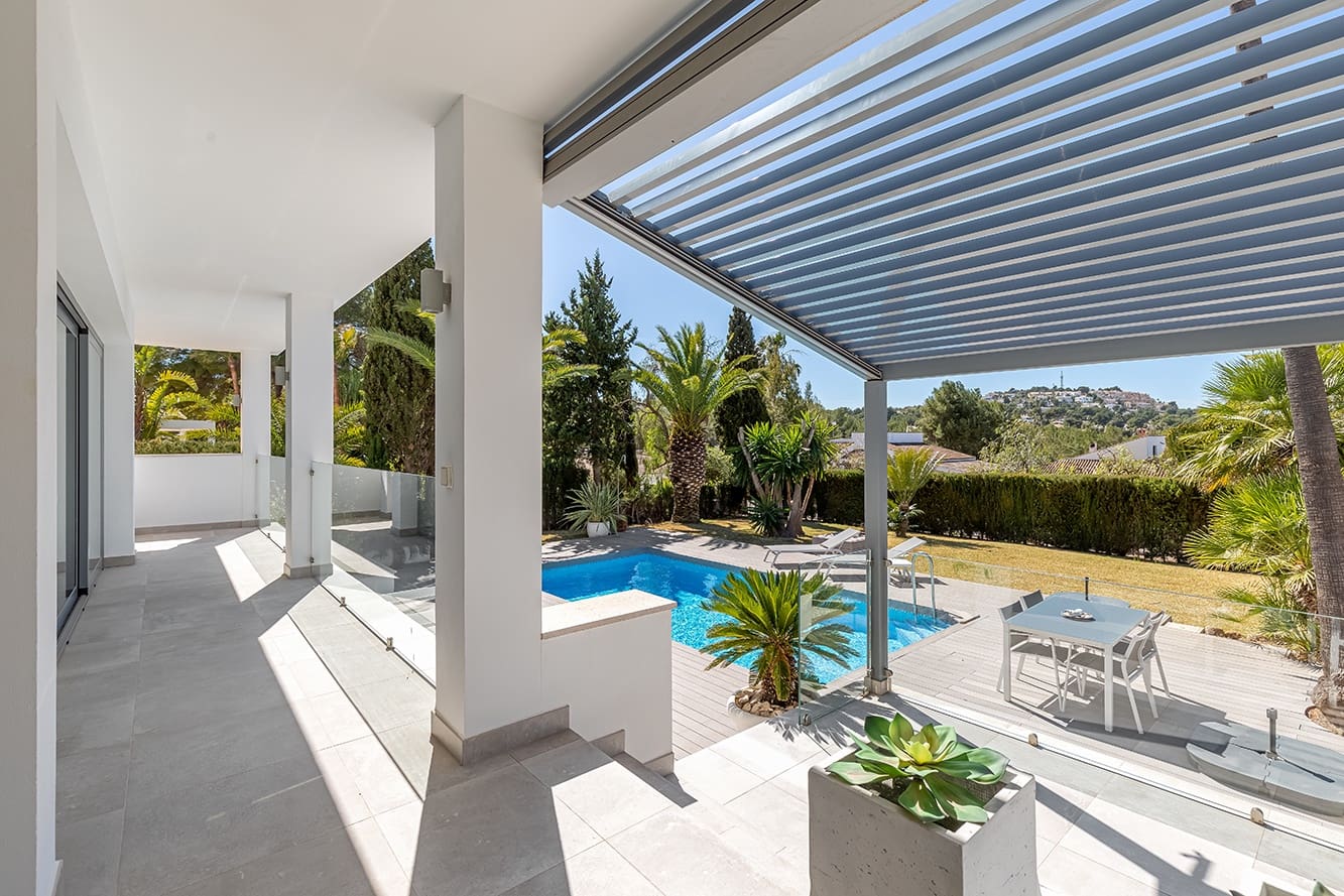 5 bedroom Villa for sale in Santa Ponsa with pool garage - € 3,290,000 (Ref: 7463011)