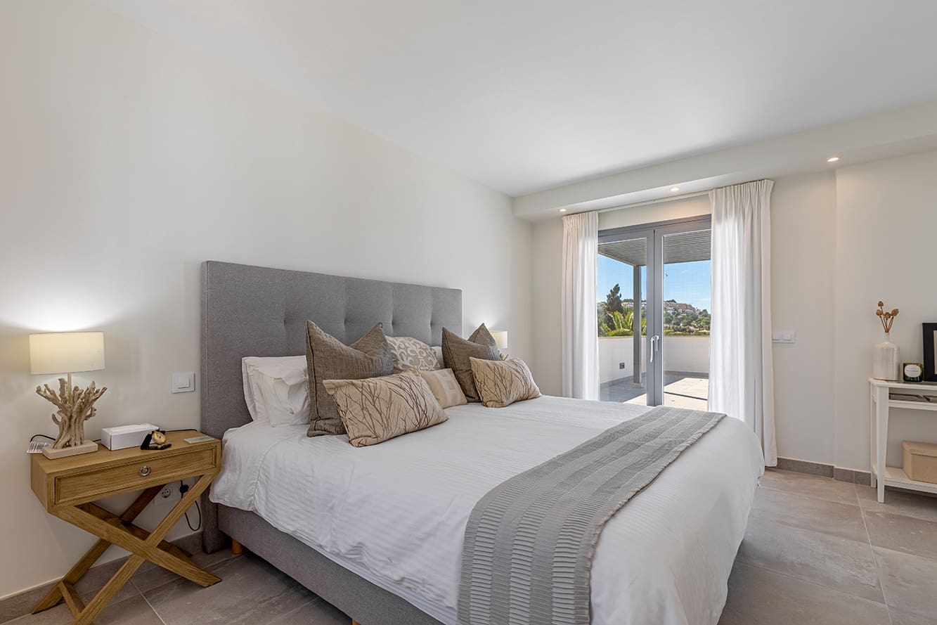 5 bedroom Villa for sale in Santa Ponsa with pool garage - € 3,290,000 (Ref: 7463011)