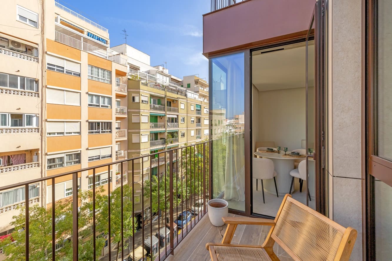 2 bedroom Apartment for sale in Palma de Mallorca with pool - € 989,000 (Ref: 7677369)