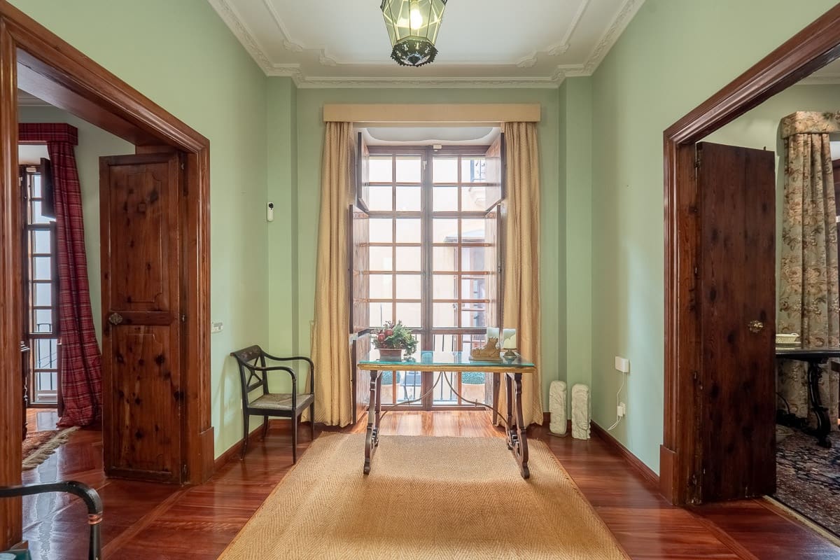 8 bedroom Villa for sale in Palma de Mallorca - € 5,000,000 (Ref: 7716973)