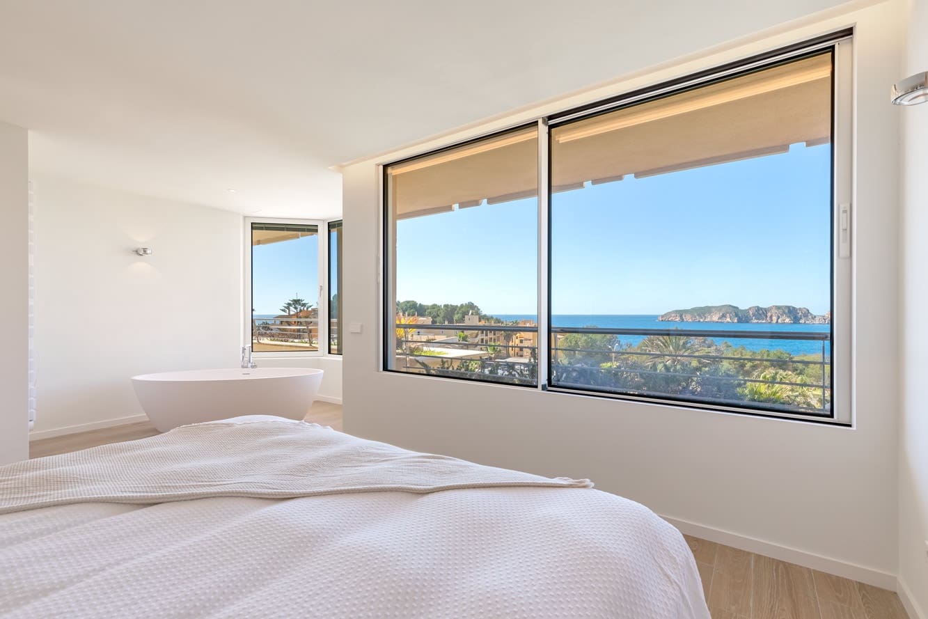 3 bedroom Penthouse for sale in Santa Ponsa with pool - € 3,300,000 (Ref: 7733706)