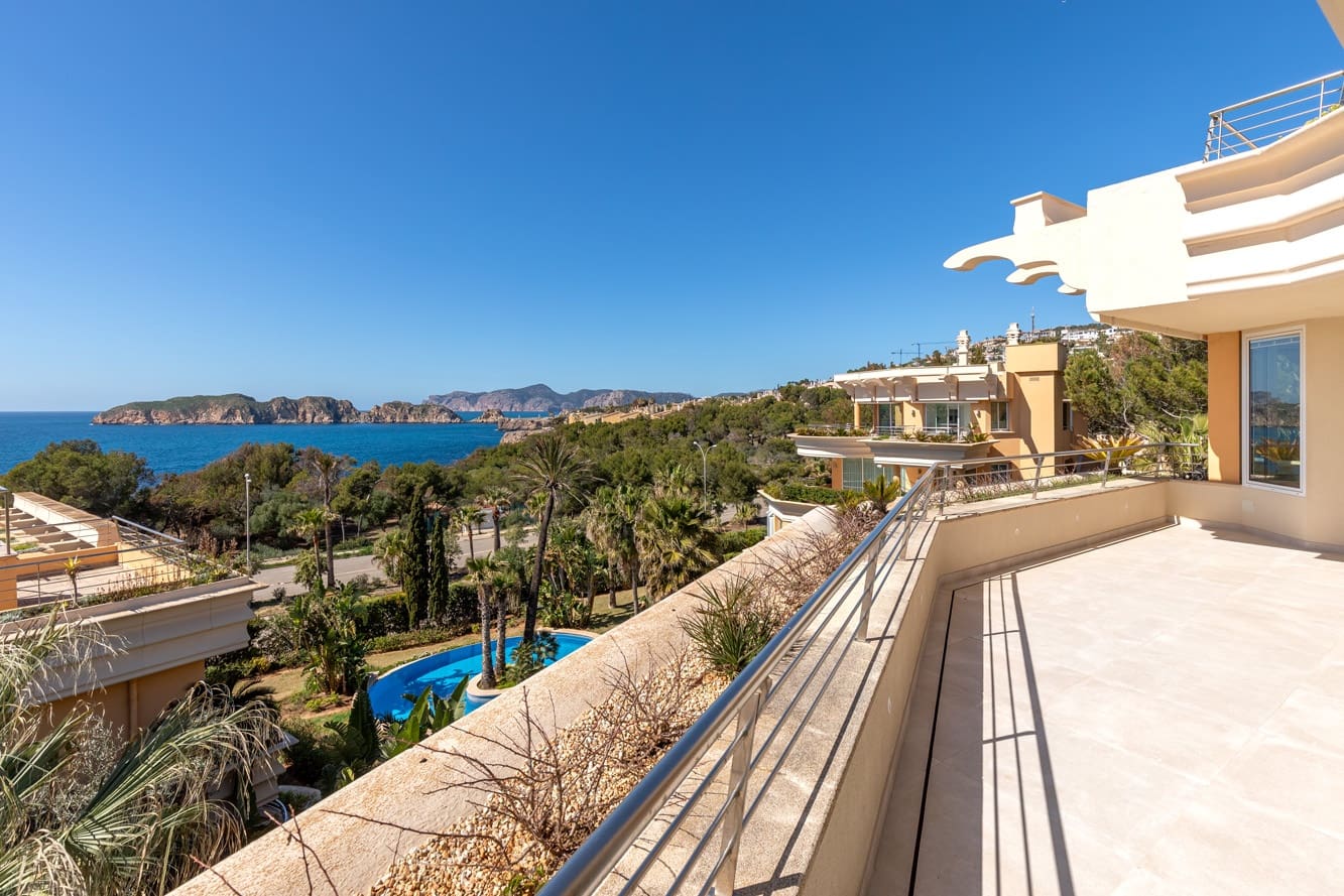3 bedroom Penthouse for sale in Santa Ponsa with pool - € 3,300,000 (Ref: 7733706)
