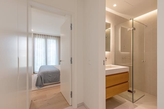 2 soverom Leilighet til salgs i Cala Mayor, Palma de Mallorca med svømmebasseng - € 745 000 (Ref: 7858362)