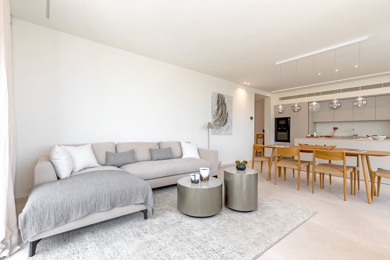 2 soverom Leilighet til salgs i Cala Mayor med svømmebasseng - € 745 000 (Ref: 7858362)