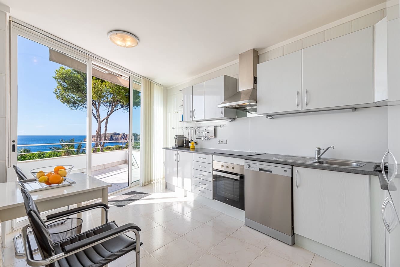 4 bedroom Villa for sale in Santa Ponsa with pool garage - € 3,480,000 (Ref: 7899584)