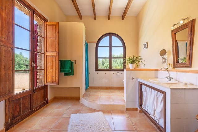 4 slaapkamer Finca/Landhuis te koop in Felanitx met zwembad - € 1.750.000 (Ref: 7928593)