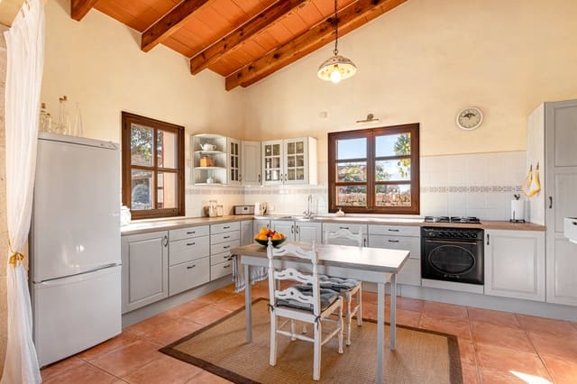 4 slaapkamer Finca/Landhuis te koop in Felanitx met zwembad - € 1.750.000 (Ref: 7928593)