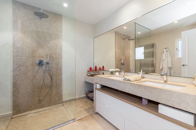 6 soverom Villa til salgs i Costa de la Calma, Calvià med svømmebasseng - € 1 350 000 (Ref: 7935855)