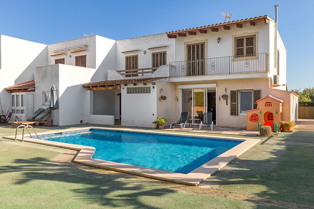 3 soveværelse Villa til salg i Portocolom med swimmingpool - € 595.000 (Ref: 7950685)