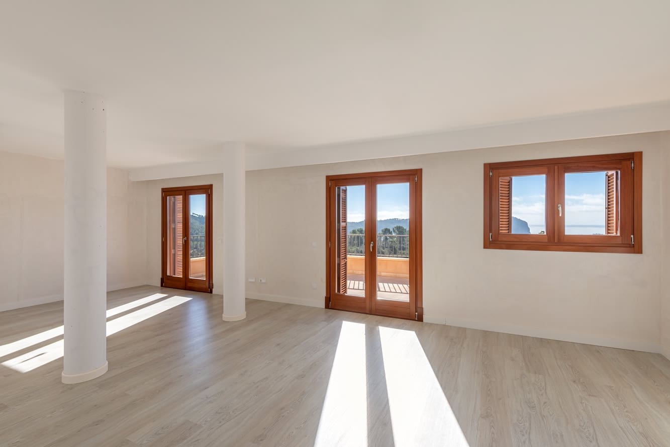 5 bedroom Villa for sale in Es Camp De Mar / El Camp De Mar with pool - € 13,900,000 (Ref: 8086374)