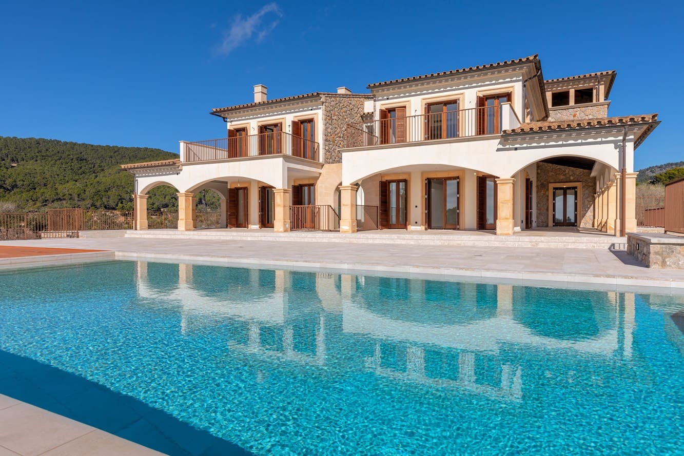 5 slaapkamer Villa te koop in Es Camp De Mar / El Camp De Mar met zwembad - € 13.900.000 (Ref: 8086375)