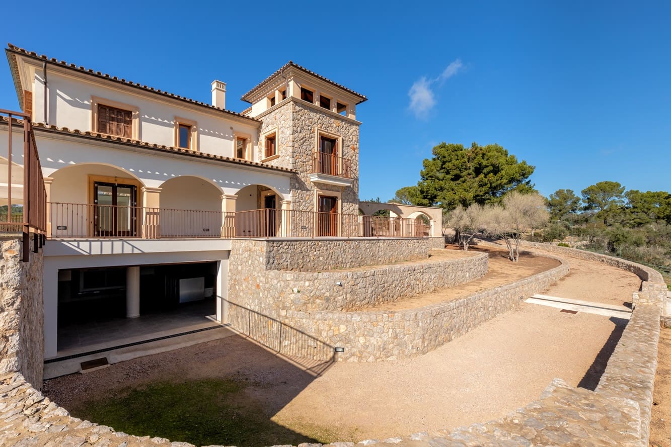 5 slaapkamer Villa te koop in Es Camp De Mar / El Camp De Mar met zwembad - € 13.900.000 (Ref: 8086375)