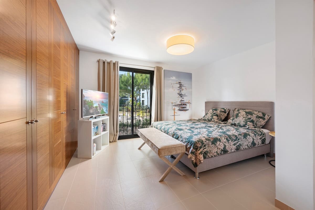 4 bedroom Apartment for sale in Es Camp De Mar / El Camp De Mar with pool - € 2,200,000 (Ref: 8113331)