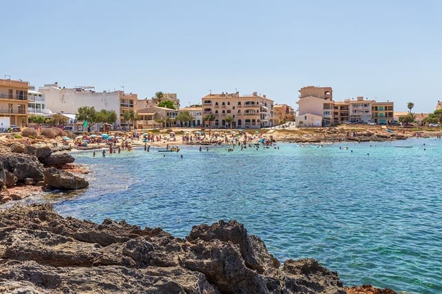 3 soveværelse Lejlighed til salg i Colonia de Sant Jordi, Ses Salines med swimmingpool - € 895.000 (Ref: 8187971)