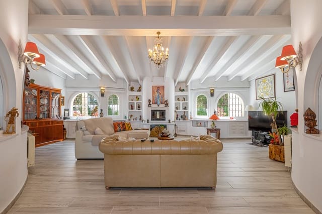 4 slaapkamer Villa te koop in Santa Ponsa, Calvià met zwembad - € 1.790.000 (Ref: 8300609)