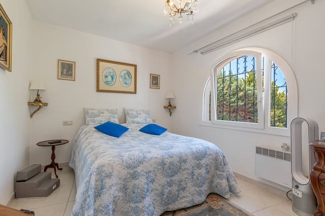 4 slaapkamer Villa te koop in Santa Ponsa, Calvià met zwembad - € 1.790.000 (Ref: 8300609)