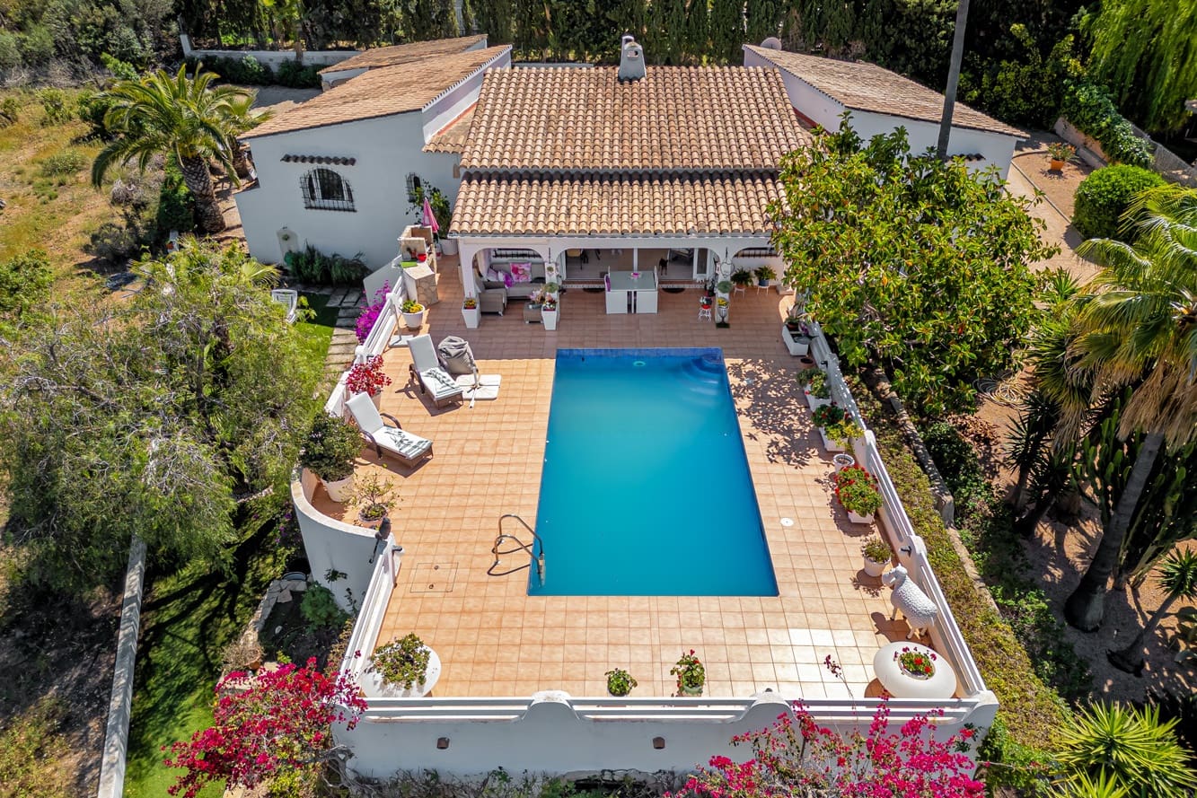 4 bedroom Villa for sale in Santa Ponsa with pool - € 1,790,000 (Ref: 8300609)
