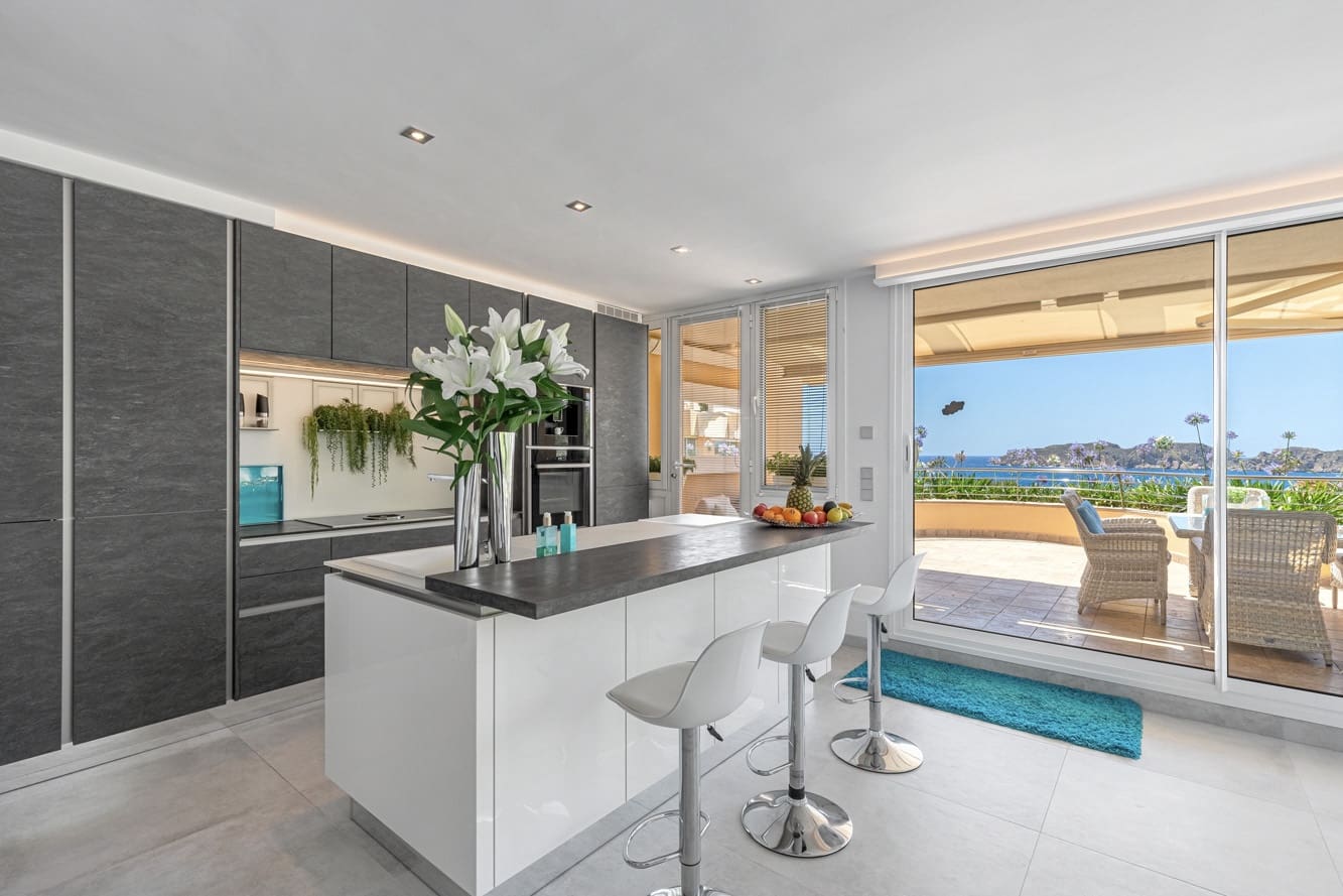 3 soveværelse Penthouse til salg i Santa Ponsa med swimmingpool - € 1.995.000 (Ref: 8410056)