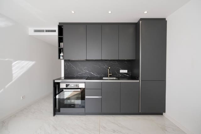 2 sypialnia Apartament na sprzedaż w Puerto Portals, Calvià z basenem - 1 100 000 € (Ref: 8489055)