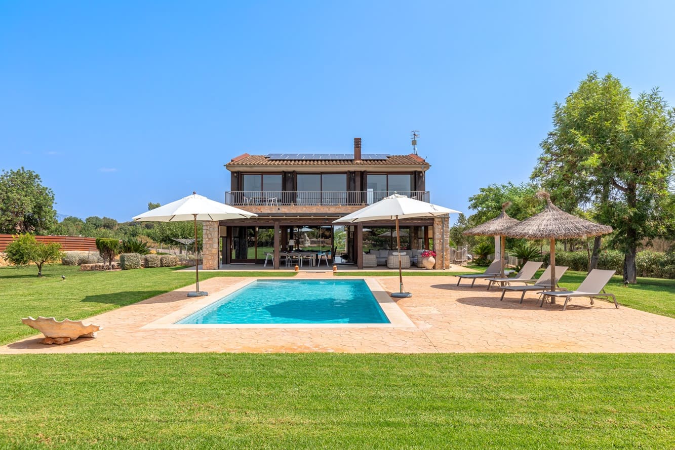 4 soveværelse Finca/Landehus til salg i Lloseta med swimmingpool - € 3.490.000 (Ref: 8493529)