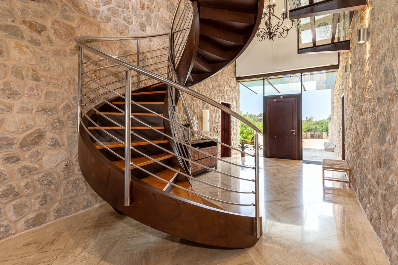 4 soveværelse Finca/Landehus til salg i Lloseta med swimmingpool - € 3.490.000 (Ref: 8493529)