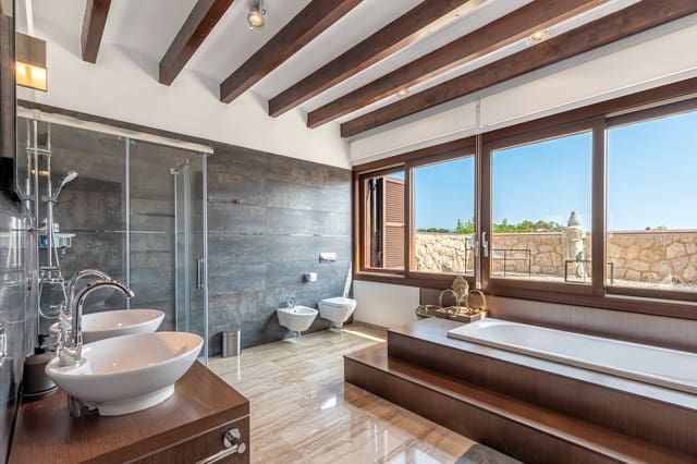 Finca/Casa Rural de 4 habitaciones en Lloseta en venta con piscina - 3.490.000 € (Ref: 8493529)