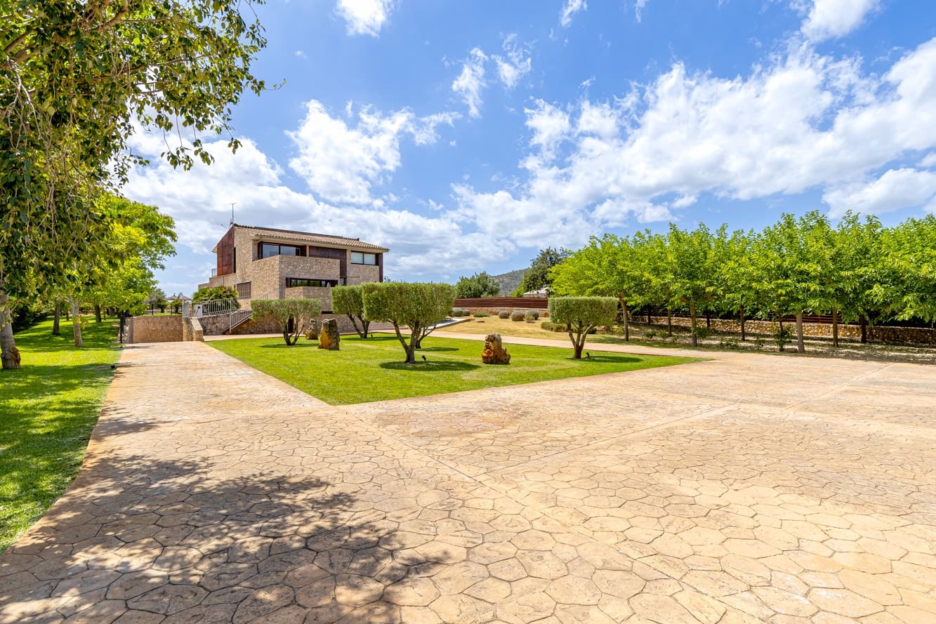 4 bedroom Finca/Country House for sale in Lloseta with pool - € 4,900,000 (Ref: 8493529)