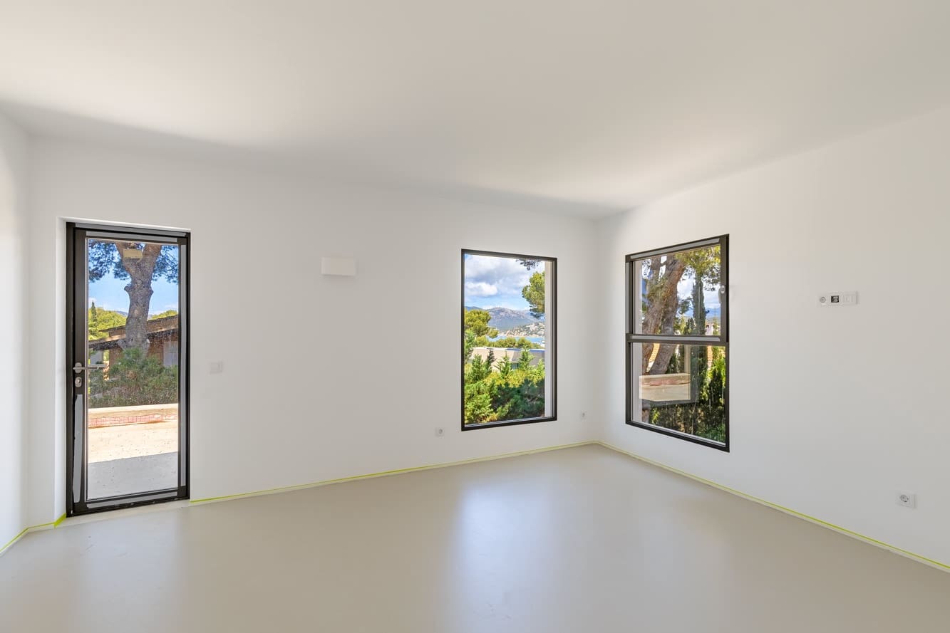 4 bedroom Villa for sale in Santa Ponsa with pool garage - € 2,950,000 (Ref: 8534116)