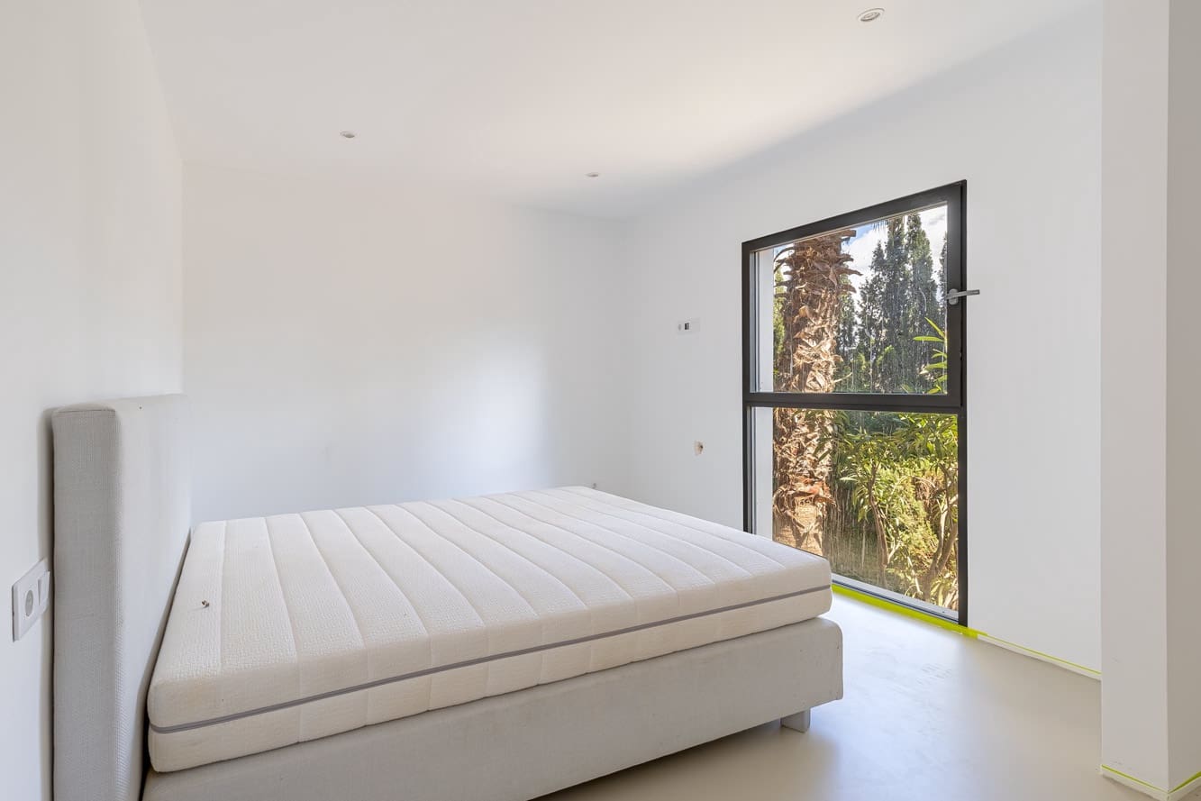 4 bedroom Villa for sale in Santa Ponsa with pool garage - € 2,950,000 (Ref: 8534116)