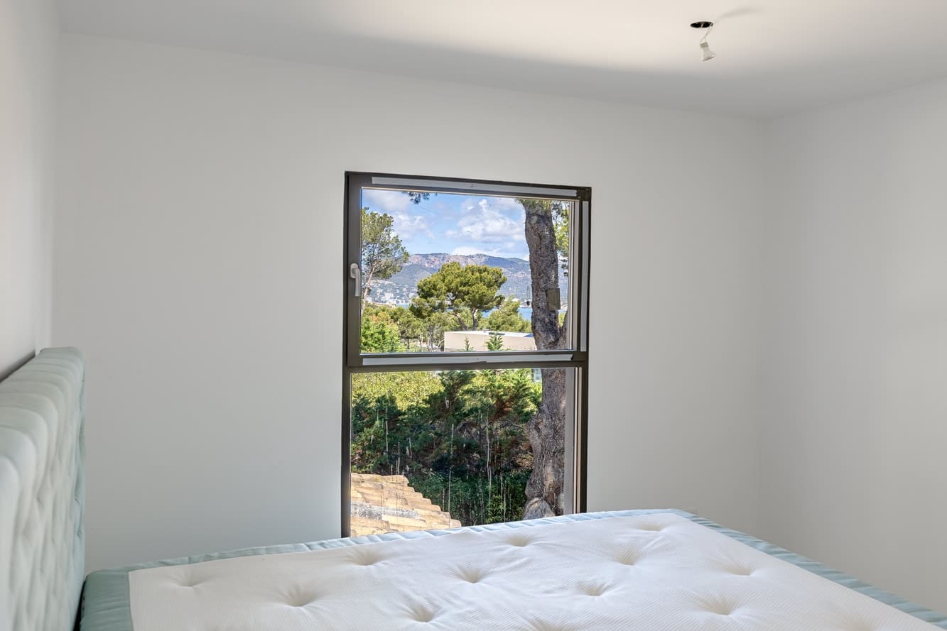 4 bedroom Villa for sale in Santa Ponsa with pool garage - € 2,950,000 (Ref: 8534116)