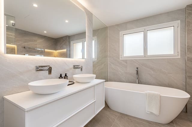 4 sypialnia Willa na sprzedaż w El Toro / Port Adriano, Calvià z basenem garażem - 2 500 000 € (Ref: 8580268)