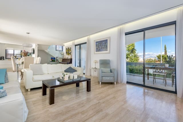 4 soveværelse Villa til salg i Palma de Mallorca med swimmingpool garage - € 1.984.000 (Ref: 8580269)