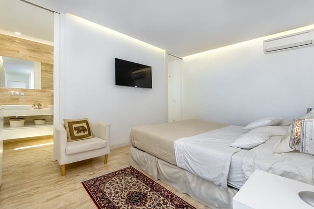 4 soveværelse Villa til salg i Palma de Mallorca med swimmingpool garage - € 1.984.000 (Ref: 8580269)