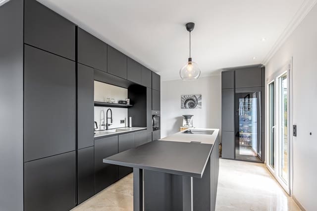 4 slaapkamer Villa te koop in Sa Torre (Llucmajor), Llucmajor met zwembad garage - € 2.350.000 (Ref: 8772572)