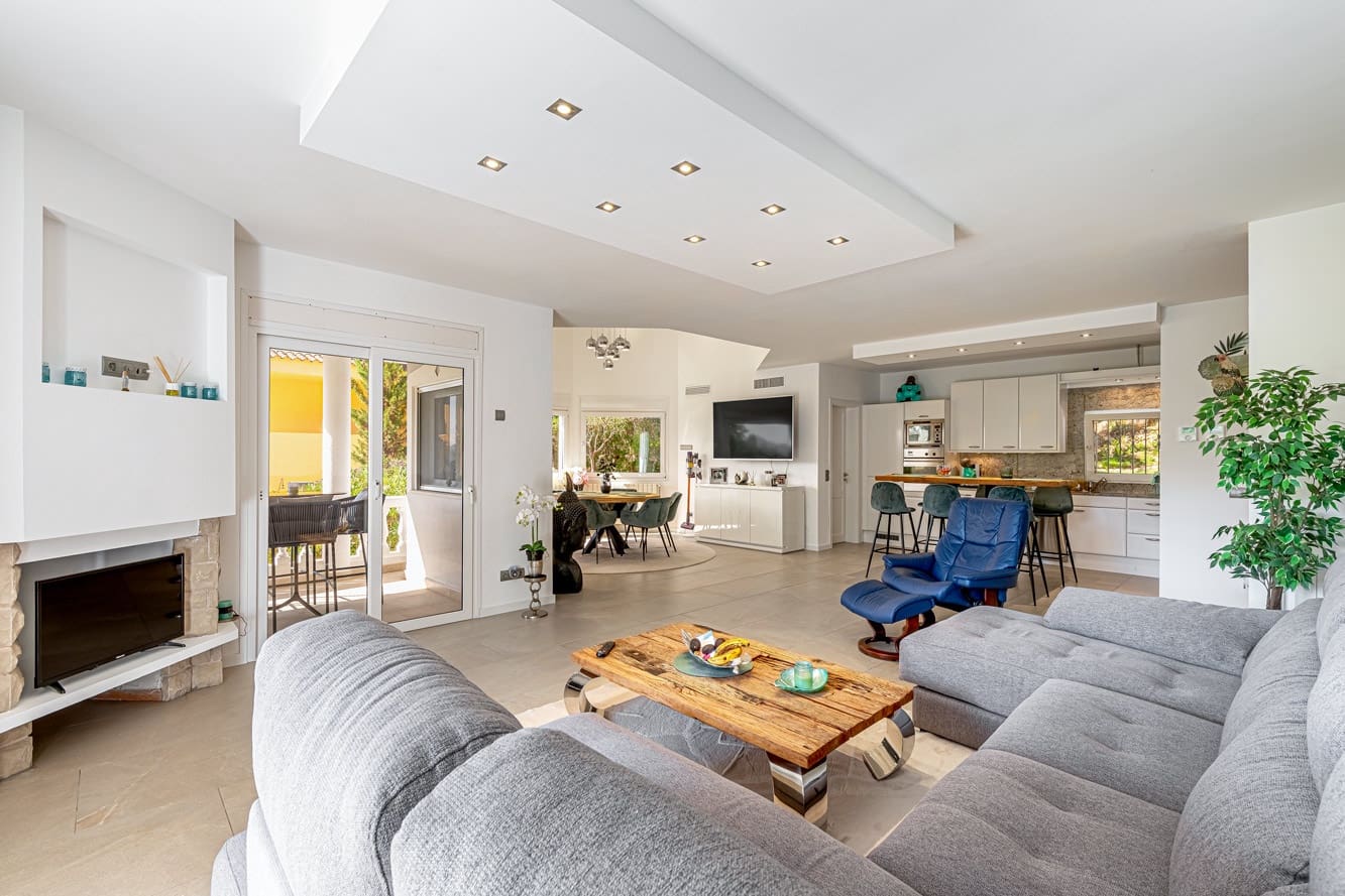 4 soverom Villa til salgs i Costa de la Calma med svømmebasseng garasje - € 2 290 000 (Ref: 8772578)