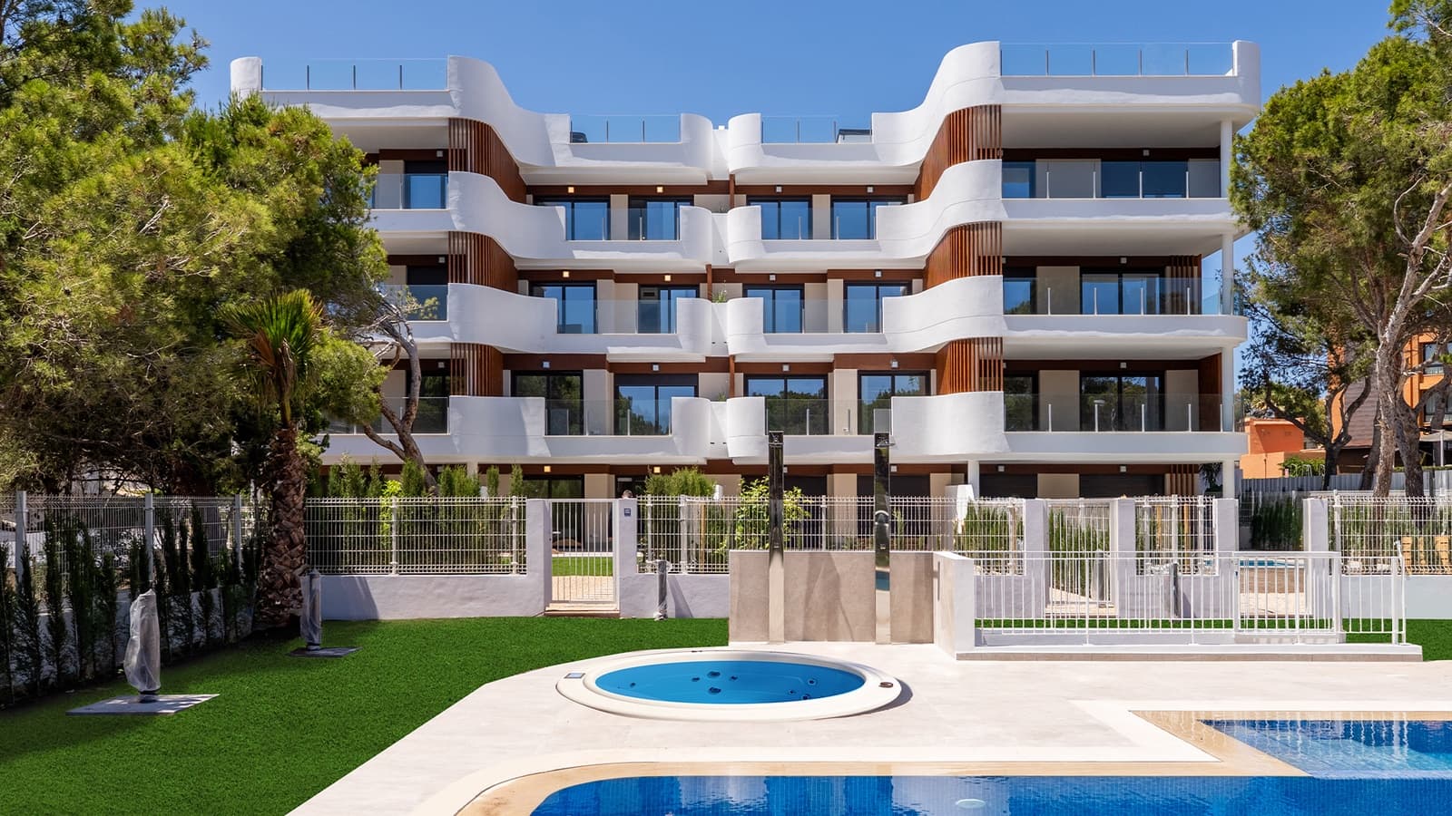 2 Zimmer Apartment zu verkaufen in Cala Ratjada mit Pool Garage - 597.000 € (Ref: 8772579)