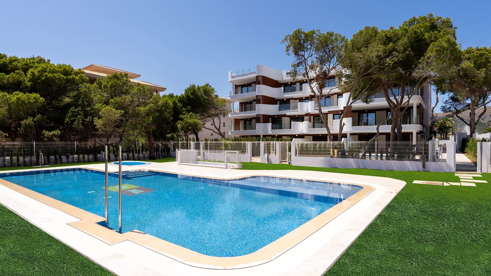 2 Zimmer Apartment zu verkaufen in Cala Ratjada mit Pool Garage - 597.000 € (Ref: 8772579)
