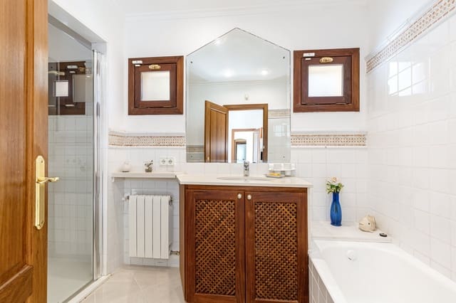 3 soveværelse Villa til salg i Palmanova, Calvià med swimmingpool - € 2.100.000 (Ref: 8772581)