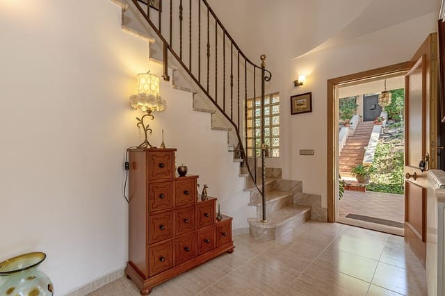 6 Zimmer Villa zu verkaufen in Santa Ponsa, Calvià mit Pool - 1.990.000 € (Ref: 8790884)